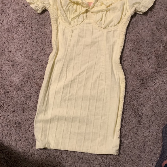 Sundae Muse yellow dress - Picture 3 of 5